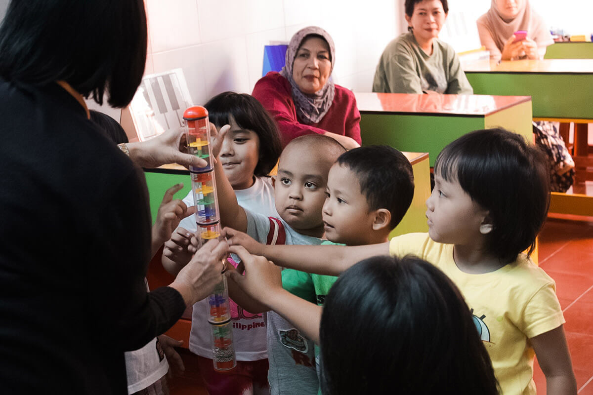 awal kelas musik anak jonim musik di garasi